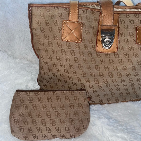 Dooney & Bourke Signature DB Tan Brown Shoulder Shoulder And Coin Purse - Picture 11 of 15
